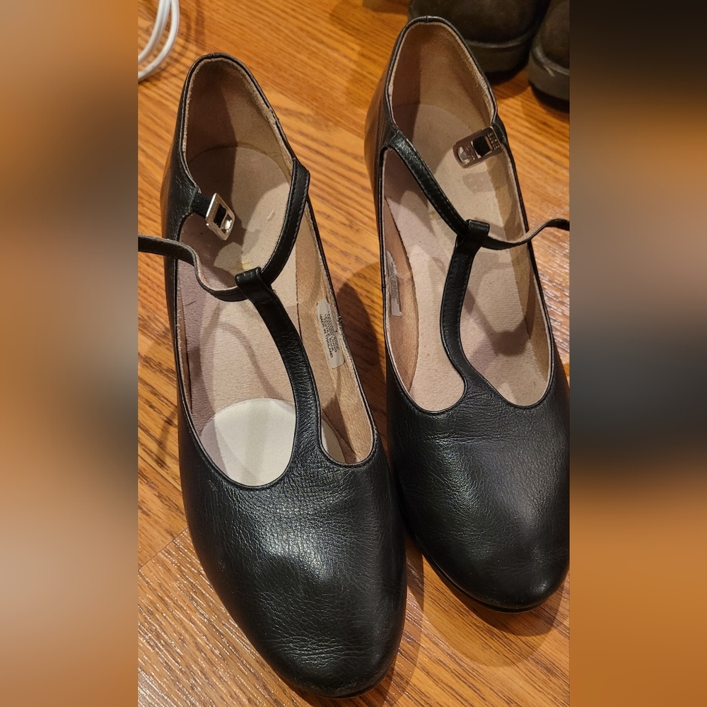 Black Leather Women's Shoes 9.5 Dance Shoes 2" Heels Bloch Brand